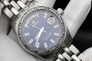 30年前的梅花表回收值多少钱 古董级的手表可难回收