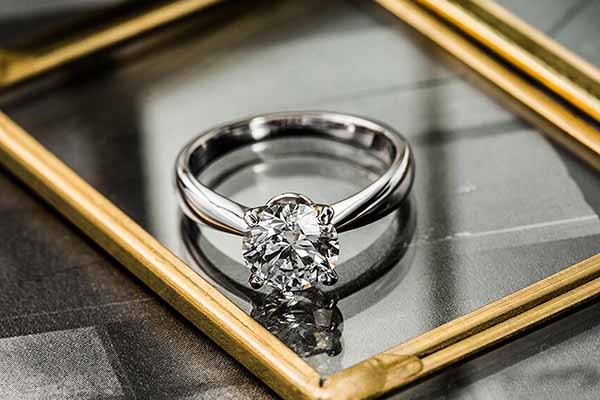 国产品牌六桂福珠宝钻戒回收多少钱