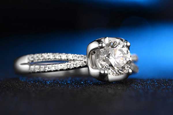 结婚时候买的钻石会有人回收吗