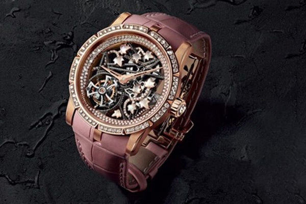 回收钛合金材质的二手罗杰杜彼手表多少钱