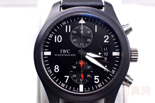 上图为奢侈品万国飞行员系列IW388001手表