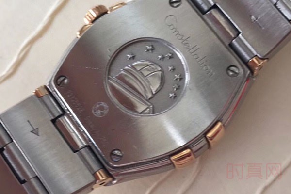 上图为奢侈品欧米茄星座系列123.20.24.60.55.001手表背面
