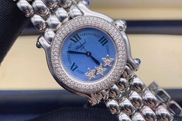 萧邦快乐钻石稀有蓝色贝母镶钻手表