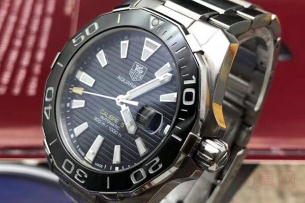 泰格豪雅竞潜系列二手手表外观展示