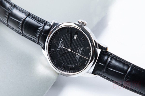 天梭经典力洛克系列二手手表外观展示