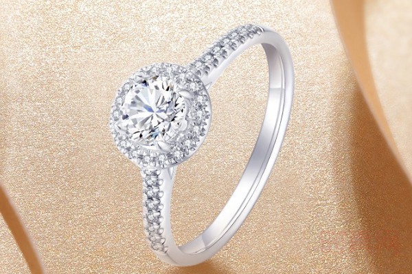 二手奢侈品克徕帝钻石戒指外观展示
