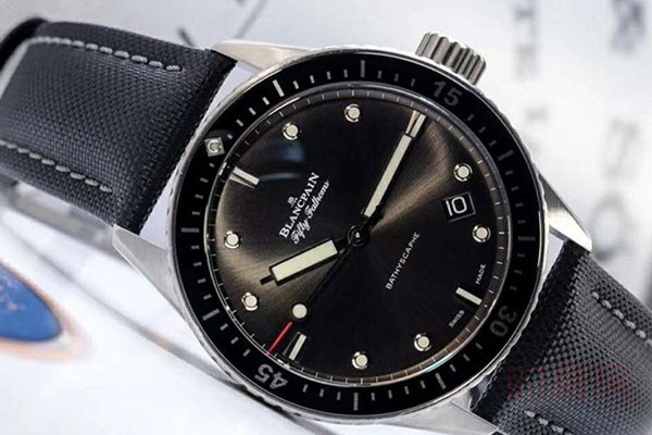 宝珀五十噚系列5000-1110-B52A手表