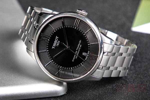 天梭杜鲁尔系列二手手表外观展示