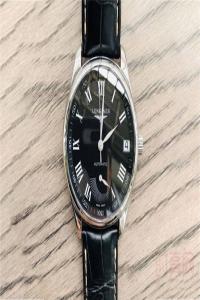 路上的品牌浪琴店里回收二手手表吗