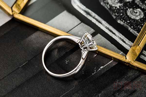 国产品牌六桂福珠宝钻戒回收多少钱
