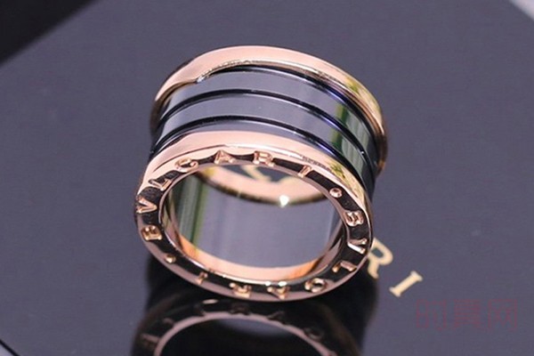 在网站里宝格丽陶瓷戒指回收什么价位